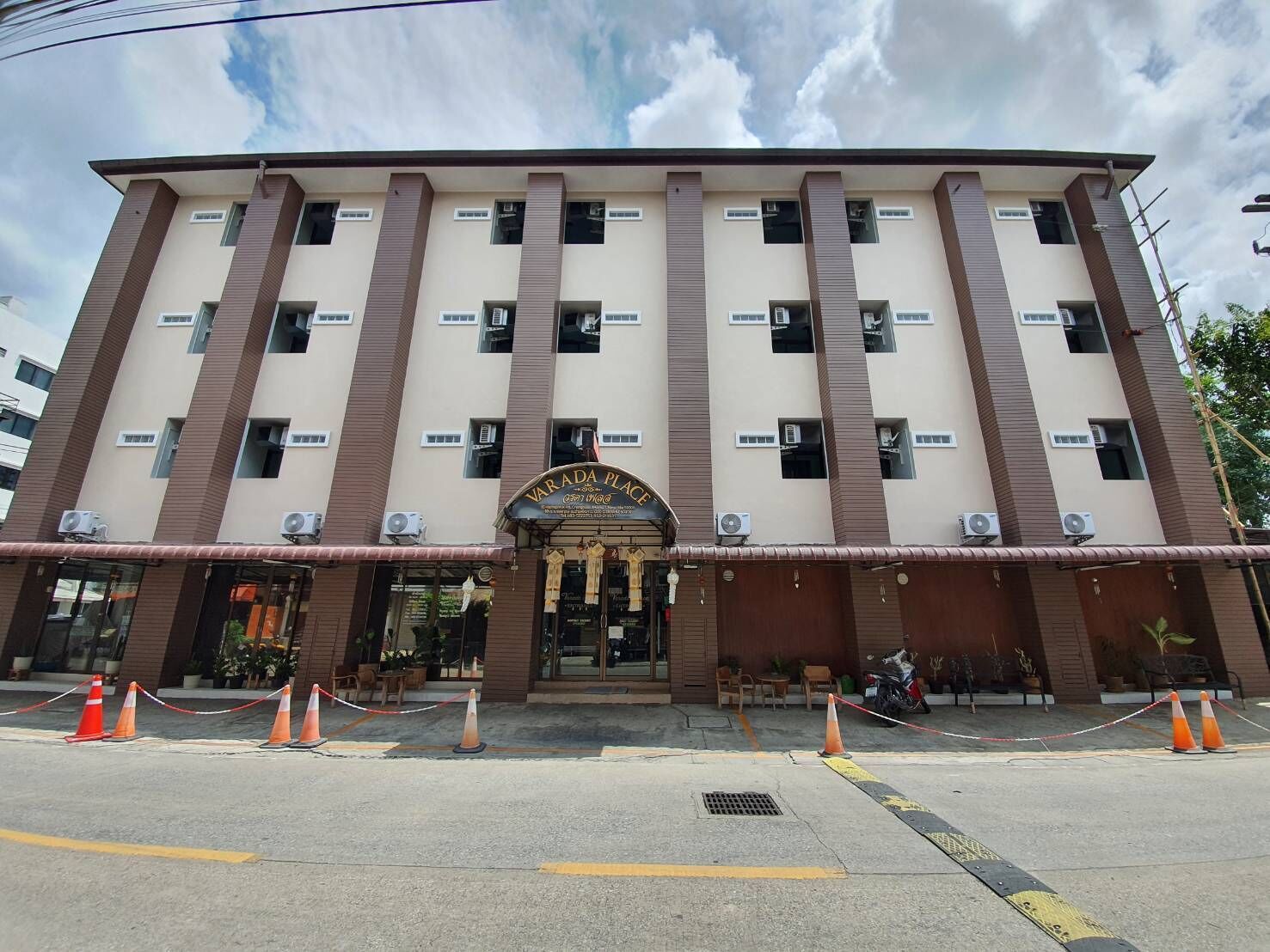 Fachada de la propiedad