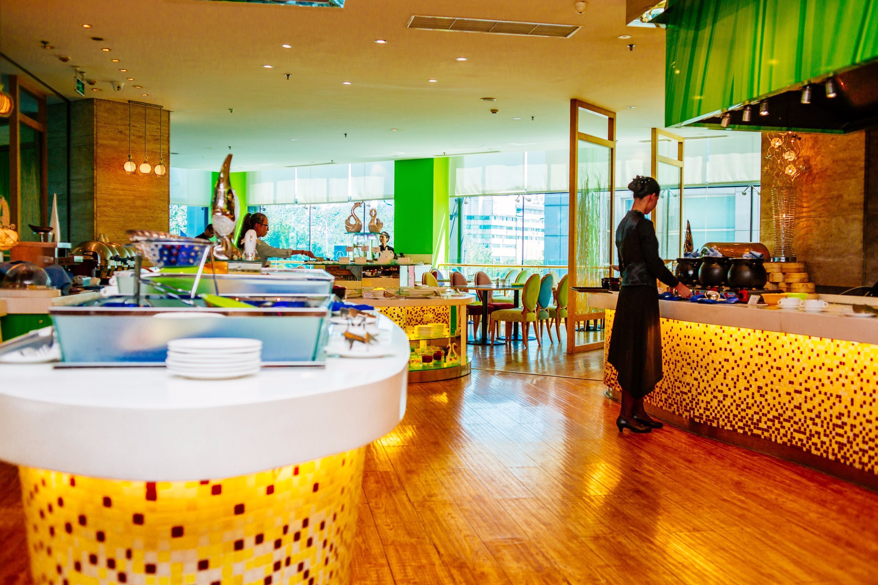 daily buffet breakfast (cny 108 per person)