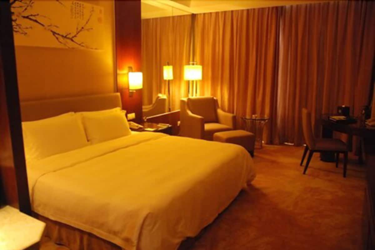Suite (With River View) | Biancheria da letto ipoallergenica, copriletto in piuma