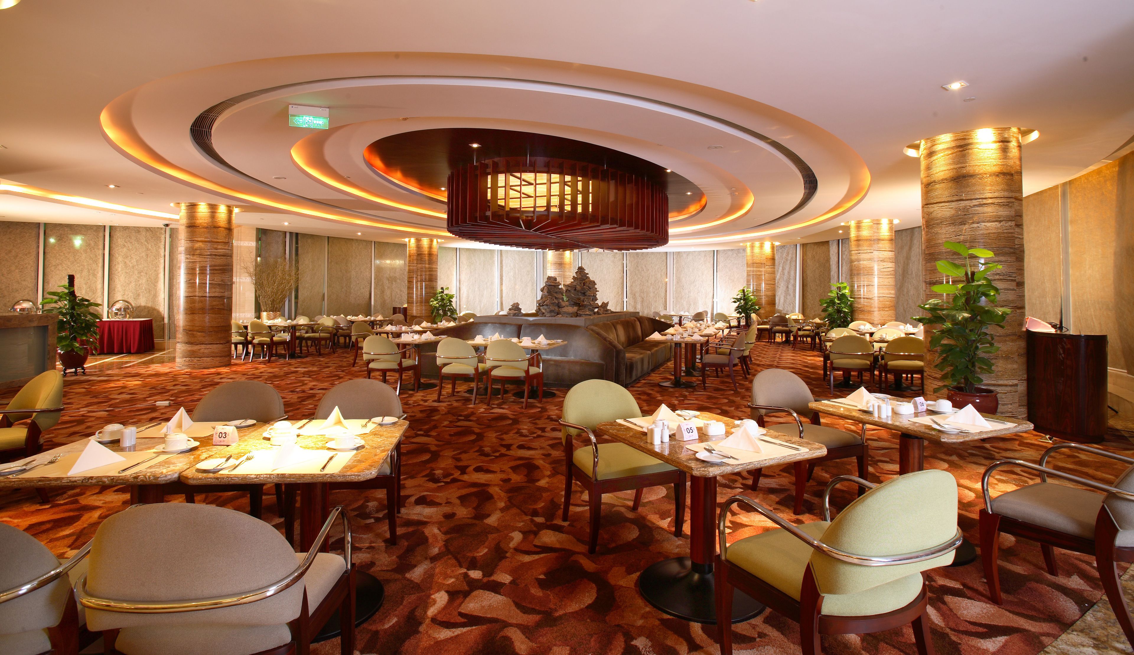 3 restaurants, breakfast, lunch, dinner served; chinese cuisine