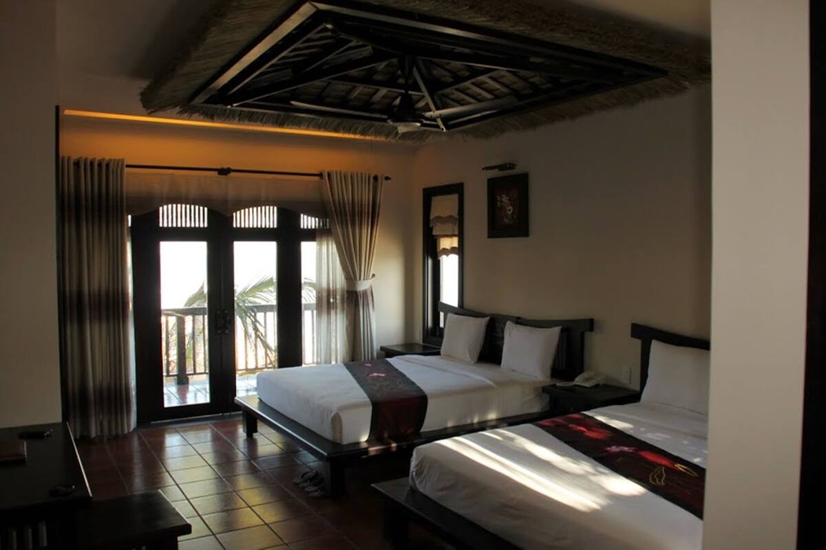 Deluxe Family Seaside | Minibar, in-room safe, desk, rollaway beds (surcharge)