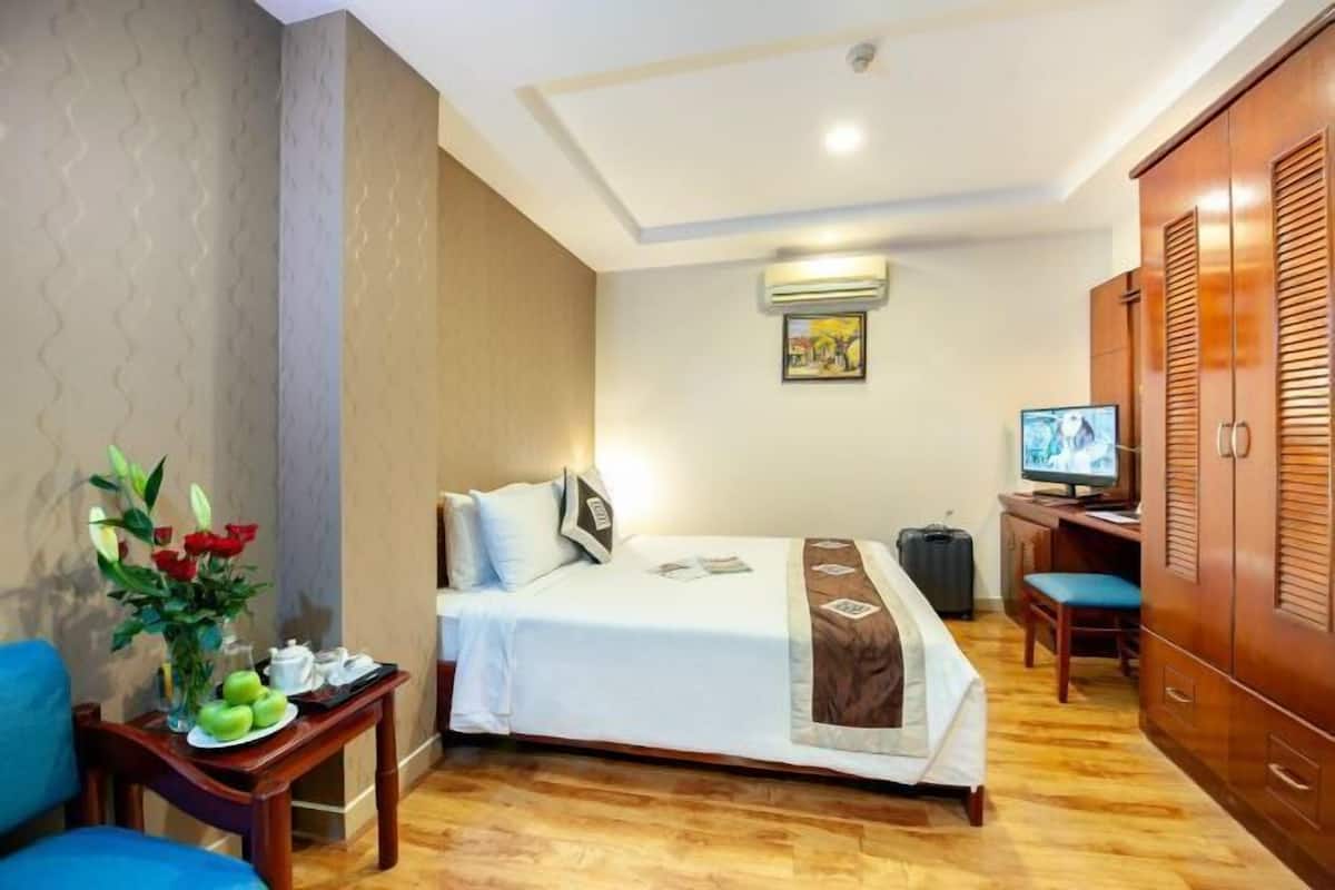 1 bedroom, premium bedding, minibar, in-room safe