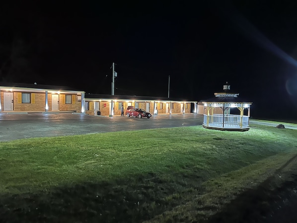 Exterior - Laci's Country Inn (Knob Noster)