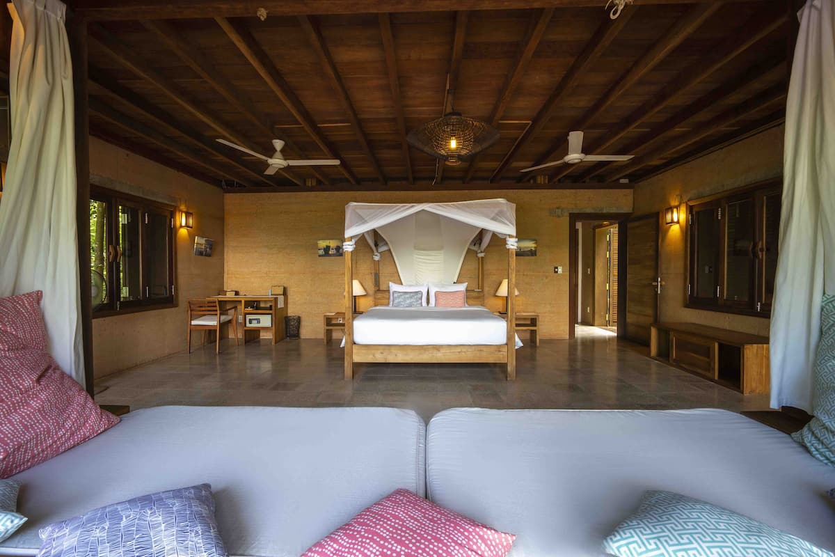 Private Bay View VILLA | 1 bedroom, in-room safe, free WiFi, bed sheets
