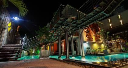 Nicky's Handlebar Hotel