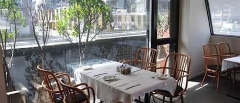 Daily cooked-to-order breakfast for a fee