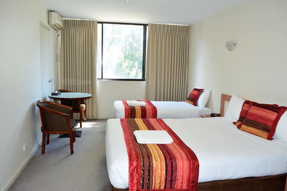 Standard Twin Room | In-room safe, desk, blackout curtains, soundproofing