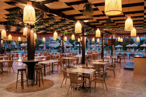 国际美食,泳池景观