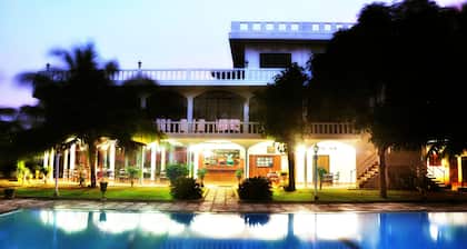 Hotel Lagoon Paradise