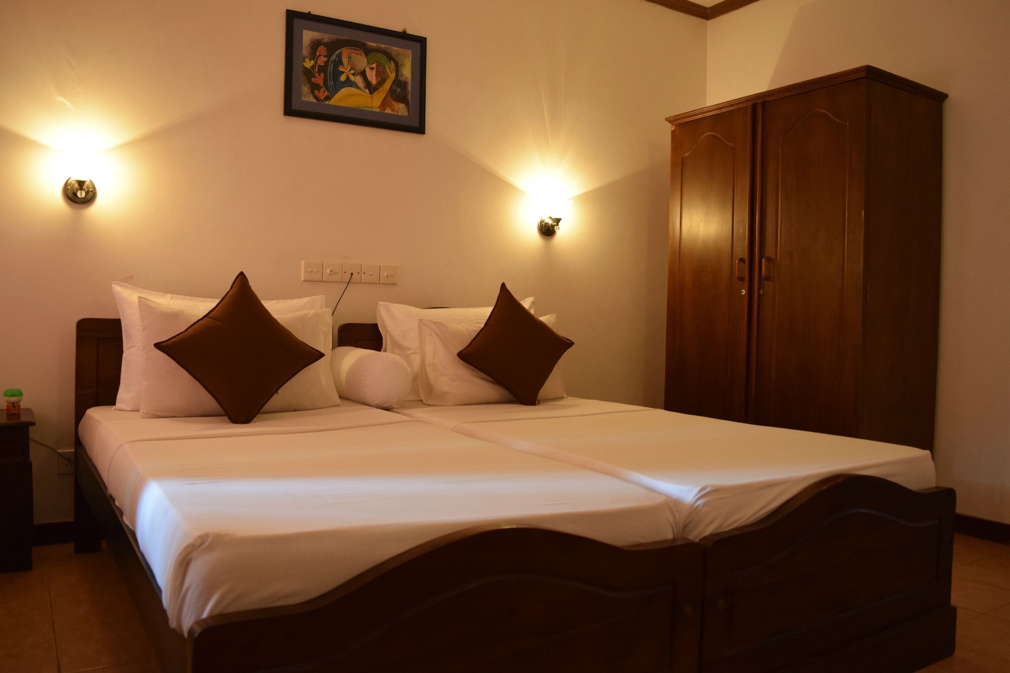 Standard Double or Twin Room, 2 Single Beds, Lagoon View | In-room safe, desk, free WiFi