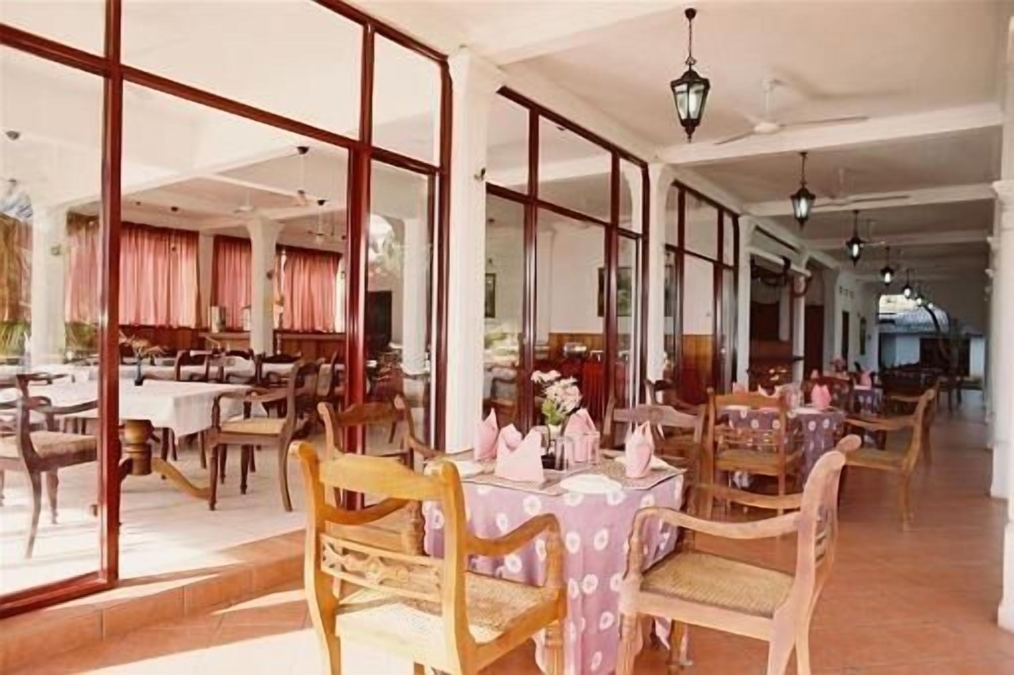 International cuisine, alfresco dining 