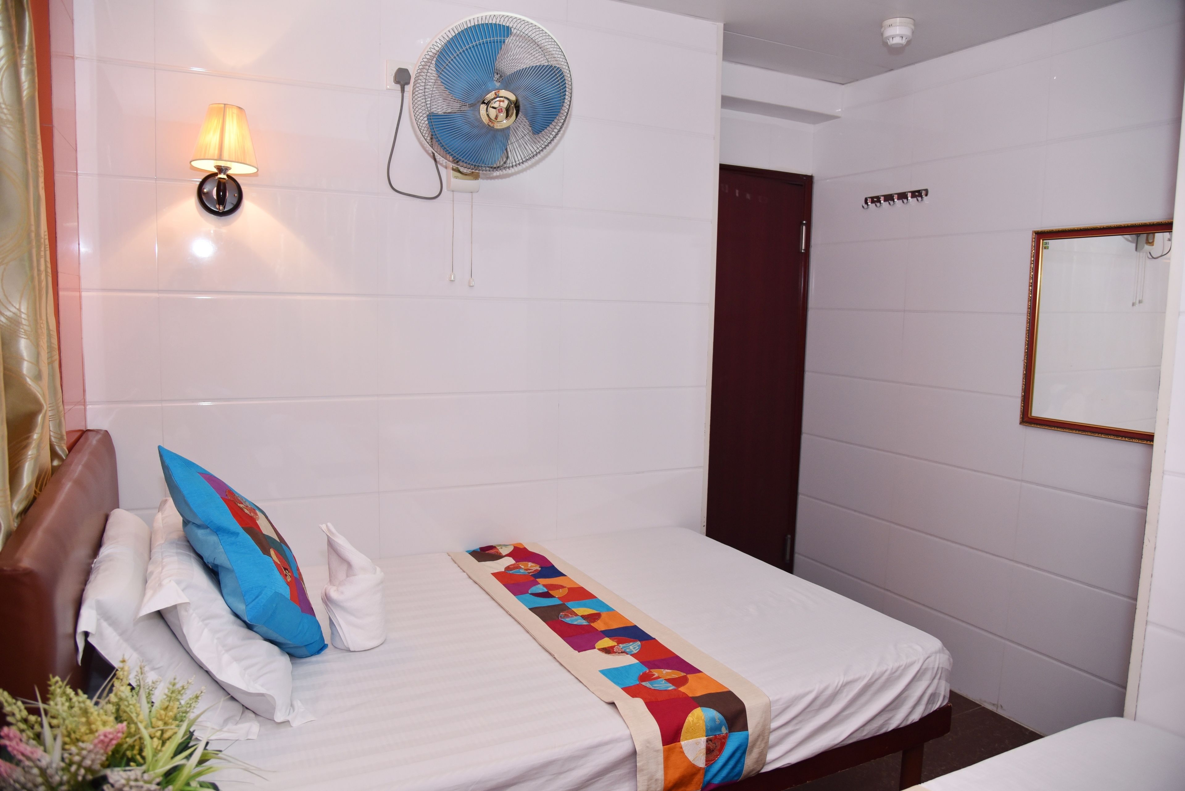 Photo - Delta Lounge