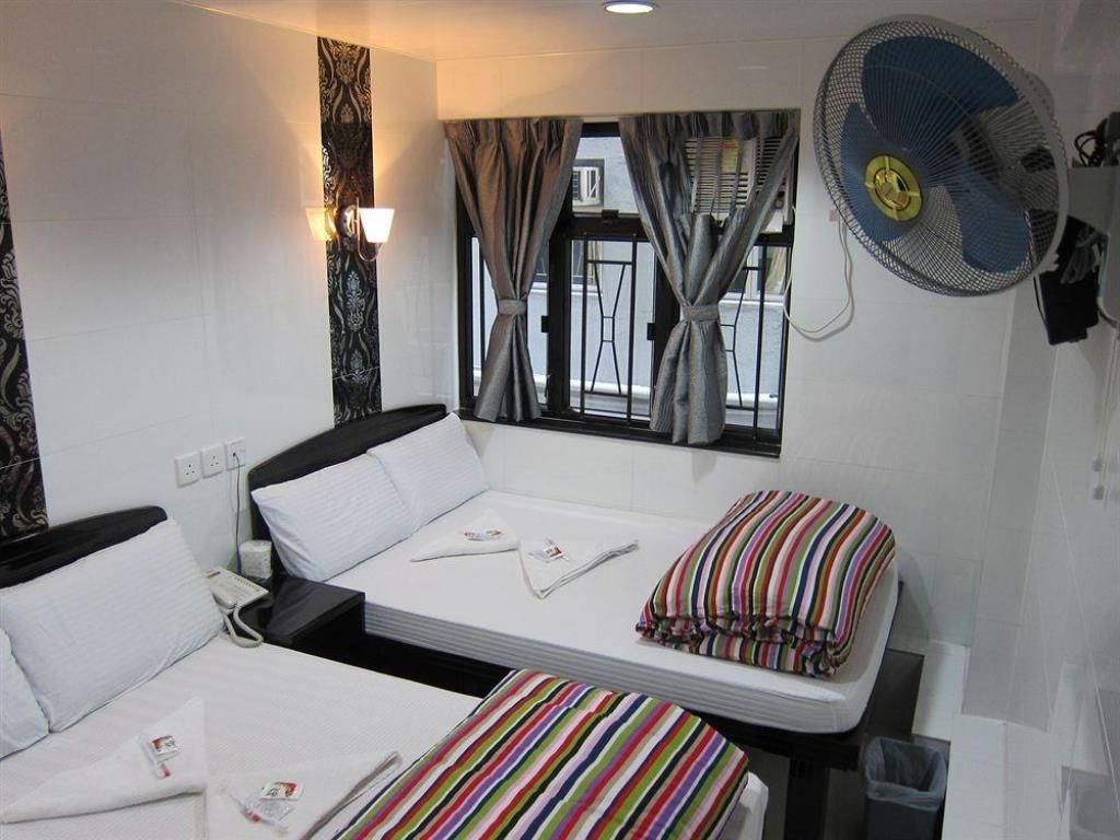 Photo - Delta Lounge