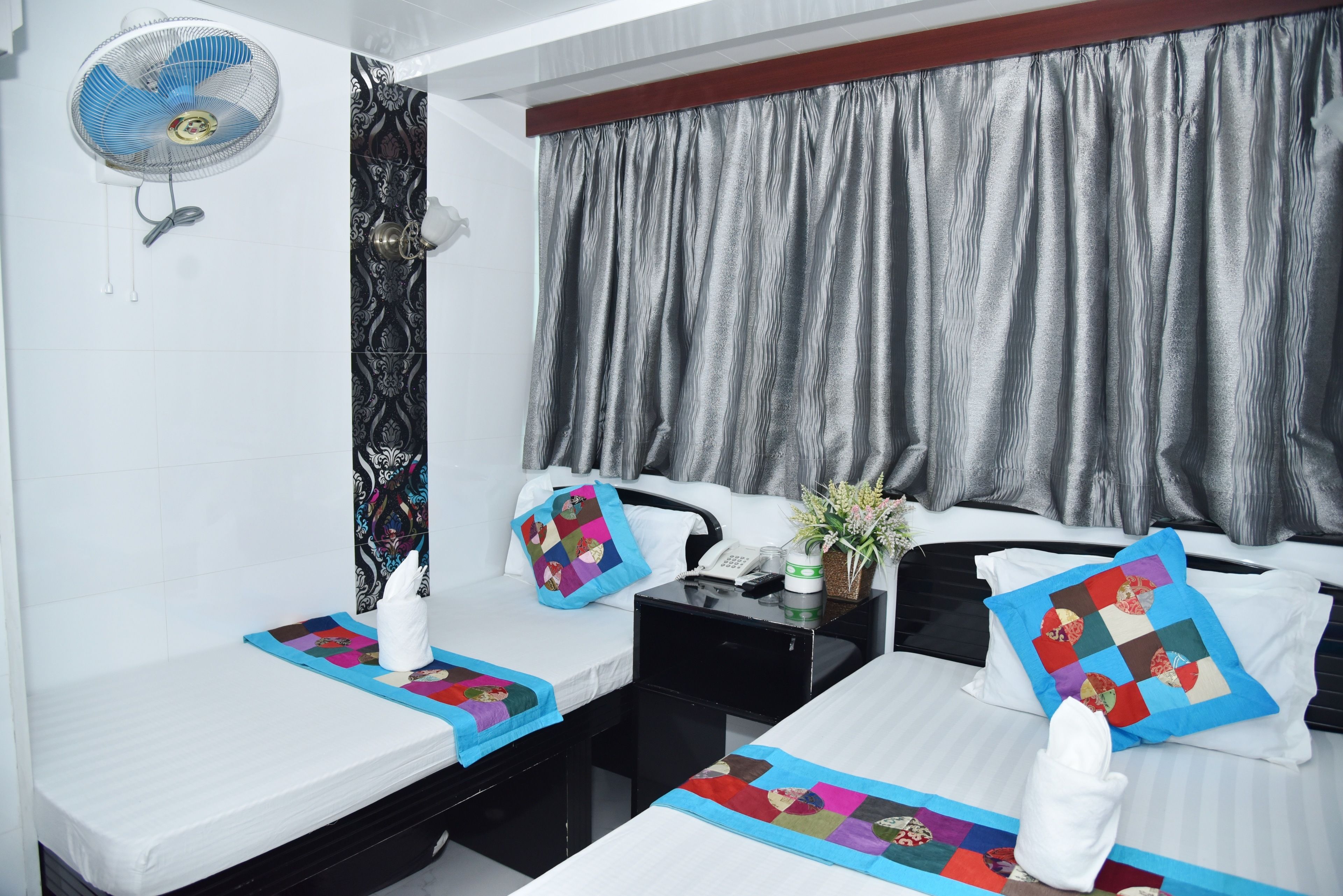 Photo - Delta Lounge