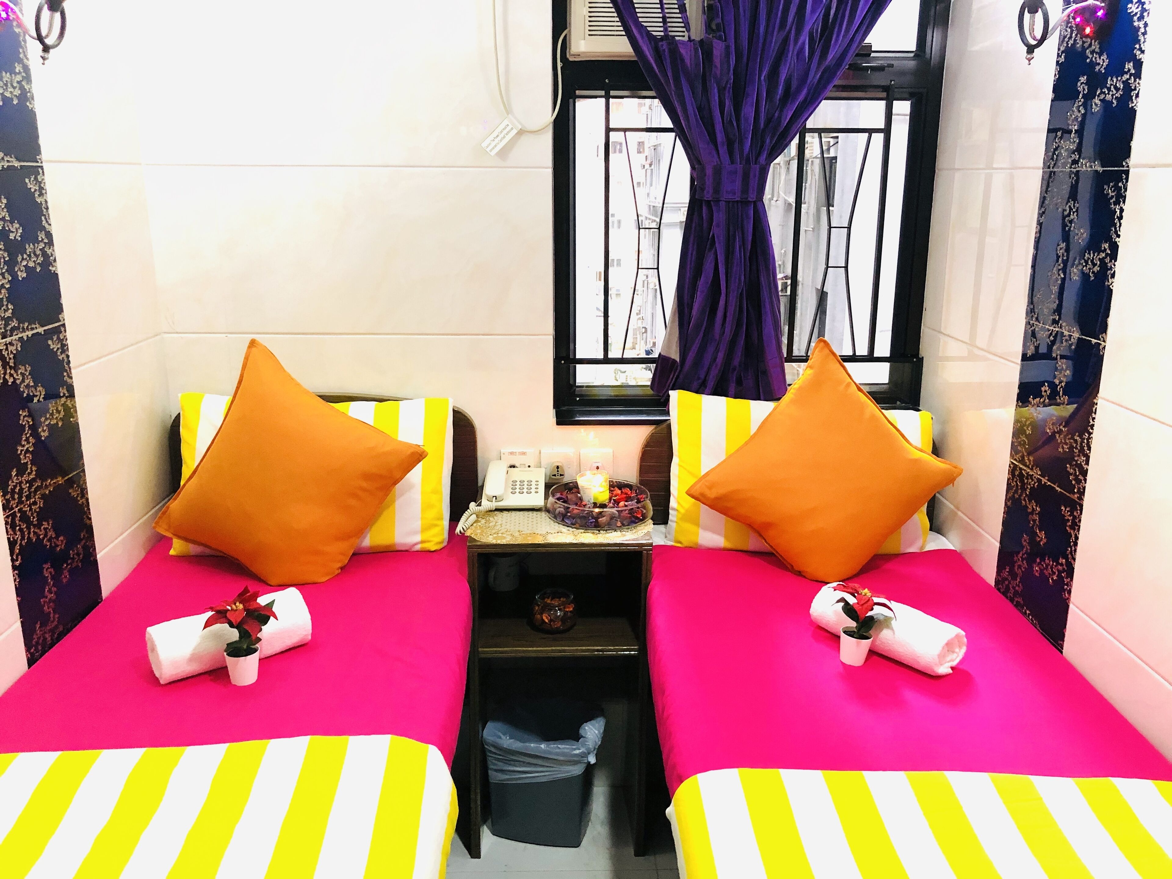 Photo - Delta Lounge