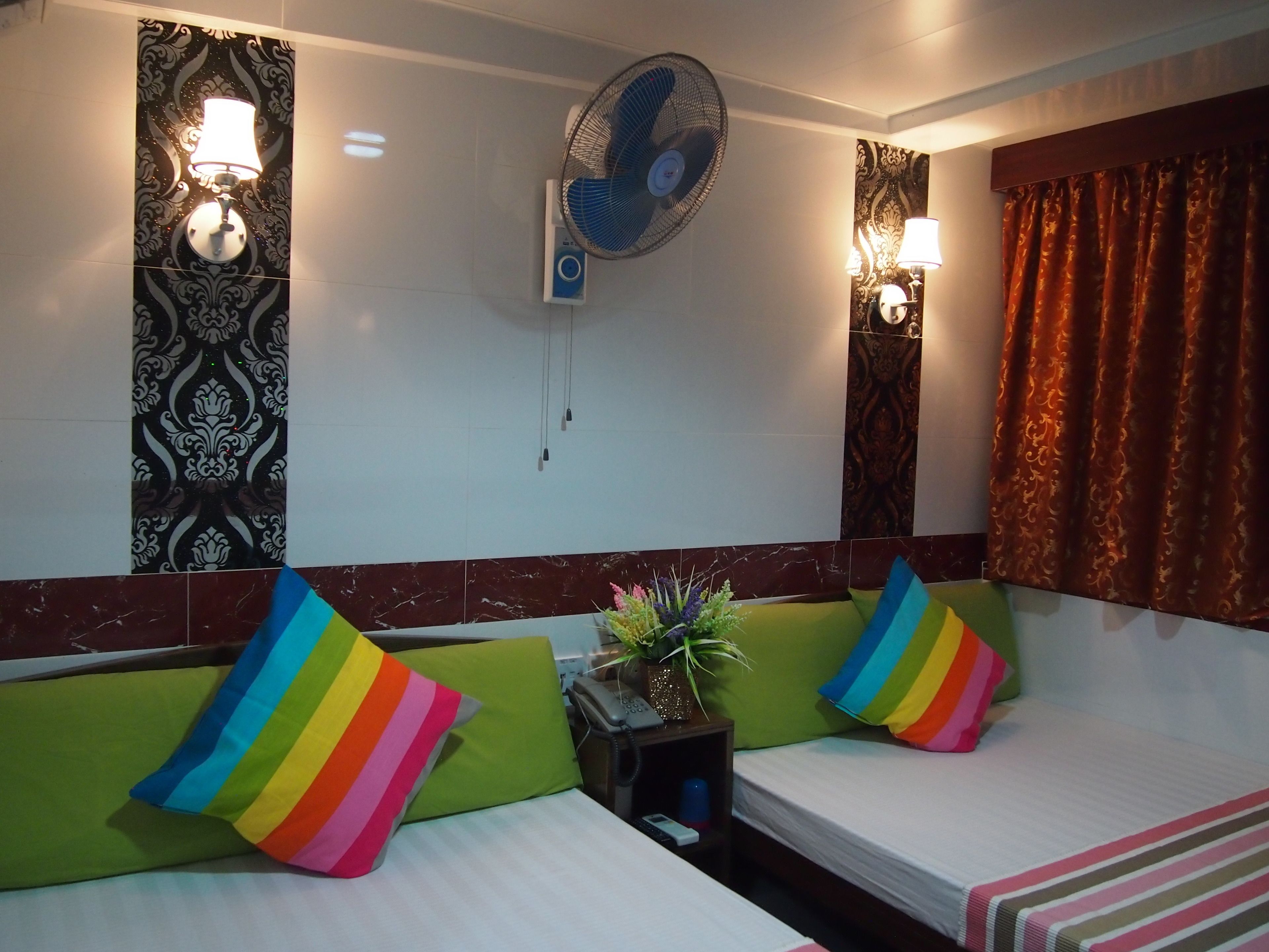 Photo - Delta Lounge