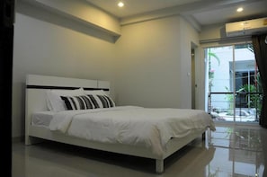 Iron/ironing board, free WiFi, bed sheets - Delight Residence (Bangkok)