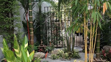 Khuôn viên nơi lưu trú