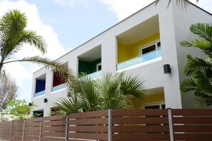 Exterior - Quint's Travelers Inn (Willemstad)