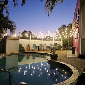 Terrace/patio - Quint's Travelers Inn (Willemstad)