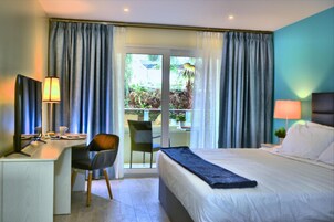 Caja de seguridad en la habitación y decoración personalizada 