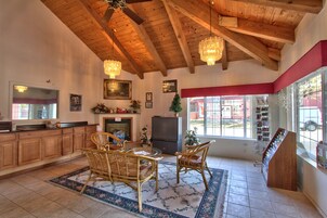 Sala de estar en el lobby