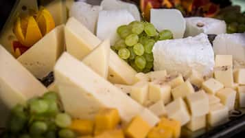 Free daily buffet breakfast