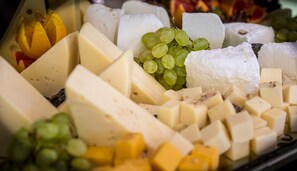 Free daily buffet breakfast