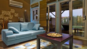Villa | Minibar (free items), in-room safe, desk, blackout drapes - Cronwell Platamon Resort (Dio-Olympos)