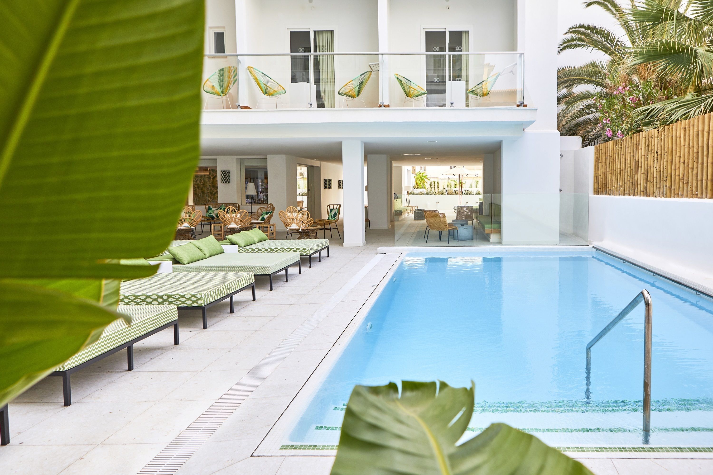 3 Außenpools, Liegestühle