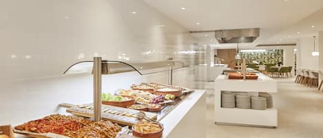 2 Restaurants, Frühstück, Abendessen, internationale Küche