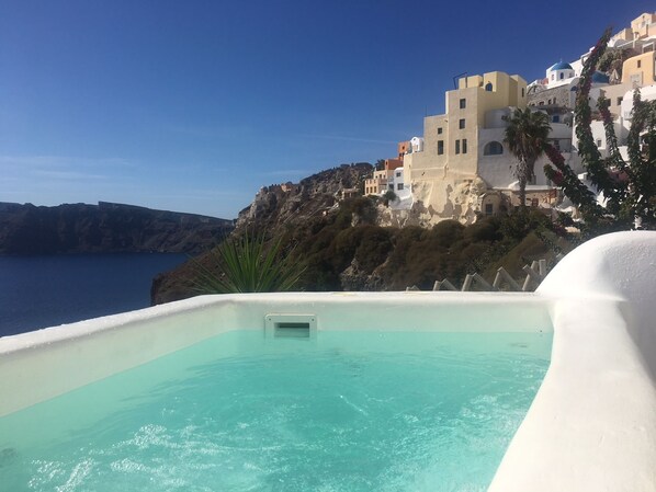 Jetted tub