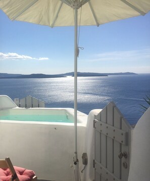 Junior Suite, Jetted Tub | Balcony - Liakada Oia Suites (Santorini)