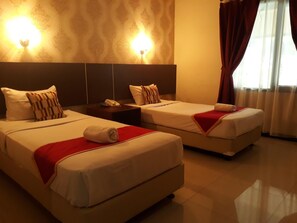 Premium bedding, in-room safe, rollaway beds, free WiFi - Hotel New Ayuda Puncak (Cisarua)