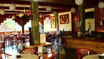 2 restaurants, Indian cuisine