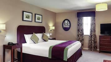 Desk, soundproofing, iron/ironing board, free WiFi