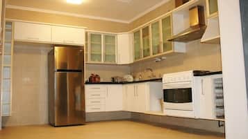 Dormitorio compartido, solo para mujeres | Cocina privada