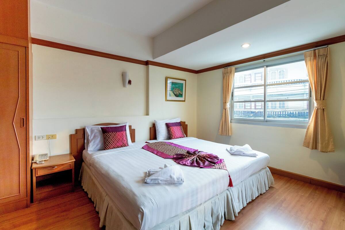 Superior Double Room, Balcony | In-room safe, desk, blackout curtains, WiFi