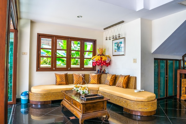 Khu tiếp khách ở sảnh