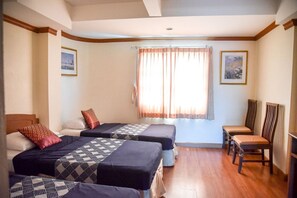 Men Poshtel Sharing Bed | ห้องน้ำ | ฝักบัว, ของใช้ในห้องน้ำฟรี, ผ้าเช็ดตัว