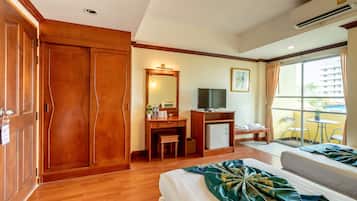 In-room safe, desk, blackout drapes, WiFi