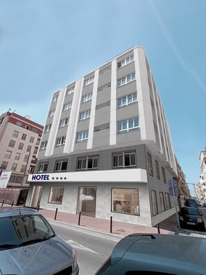 Front of property - Hotel Santa Pola Pierre and Vacances (Santa Pola)