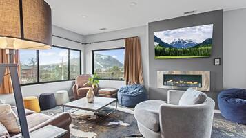 2 dormitoris, minibar i escriptori