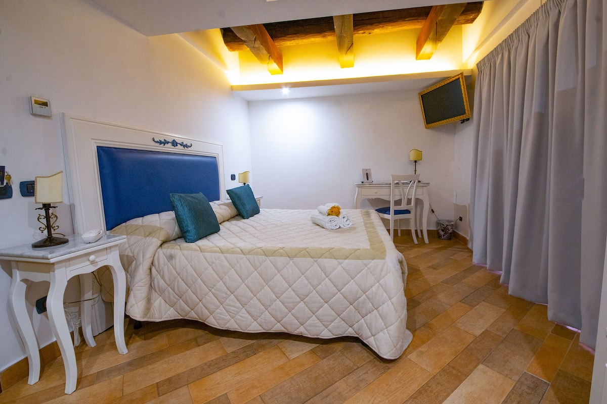 Habitación doble | Sábanas de algodón egipcio, ropa de cama de alta calidad y minibar