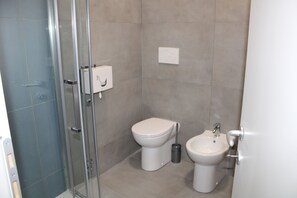 Shared Dormitory, Women only, Private Bathroom | Bathroom - Roma Scout Center - Hostel (Rome)