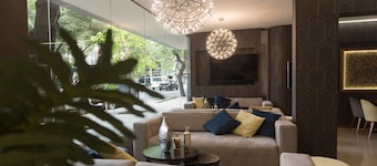 Urbana Class Hotel