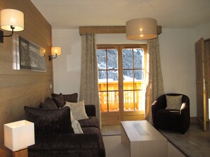 Apartment, 1 Schlafzimmer | Wohnbereich | 32-Zoll-Flachbildfernseher mit Satellitenempfang
