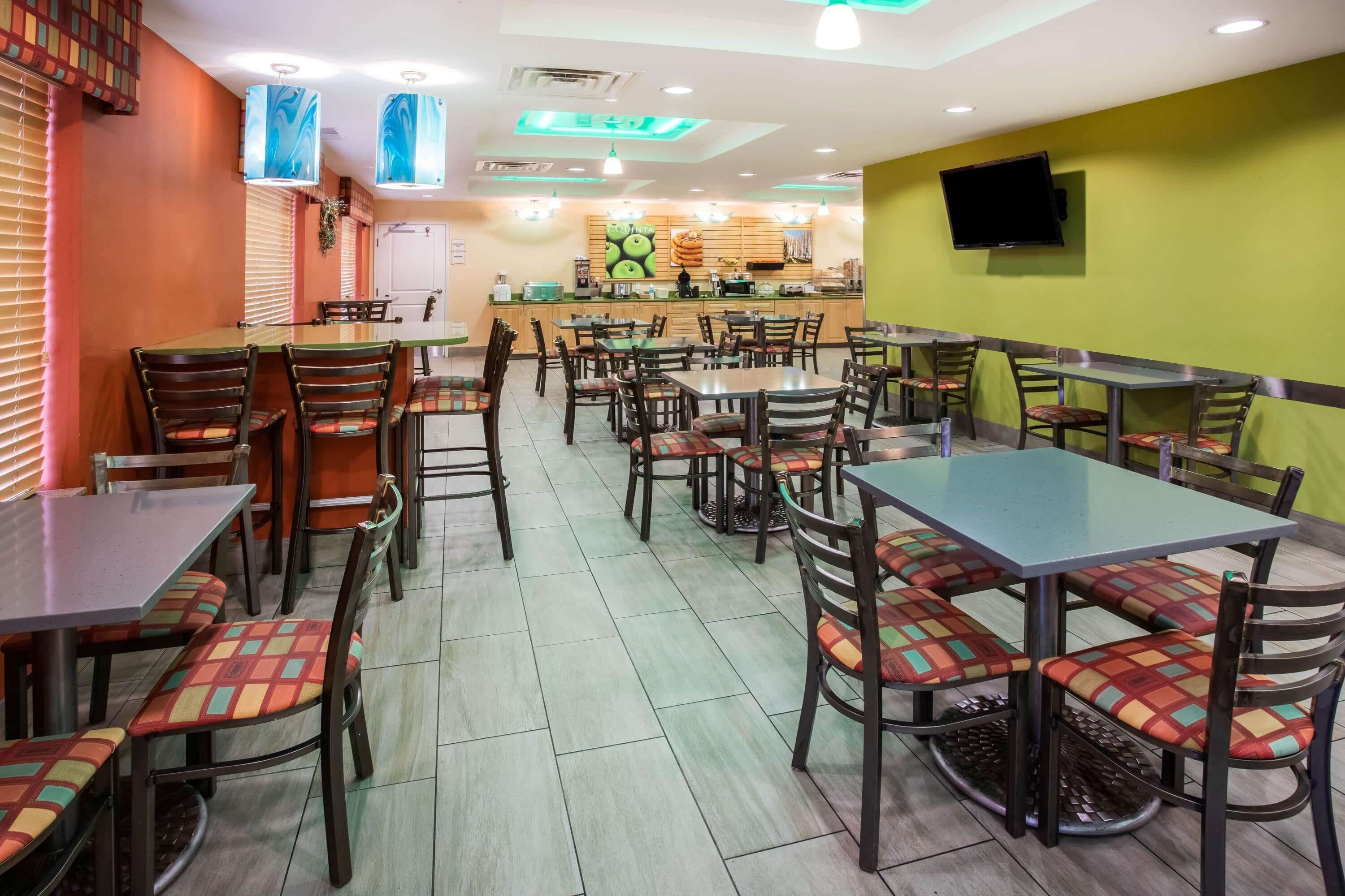 包每日自助早餐