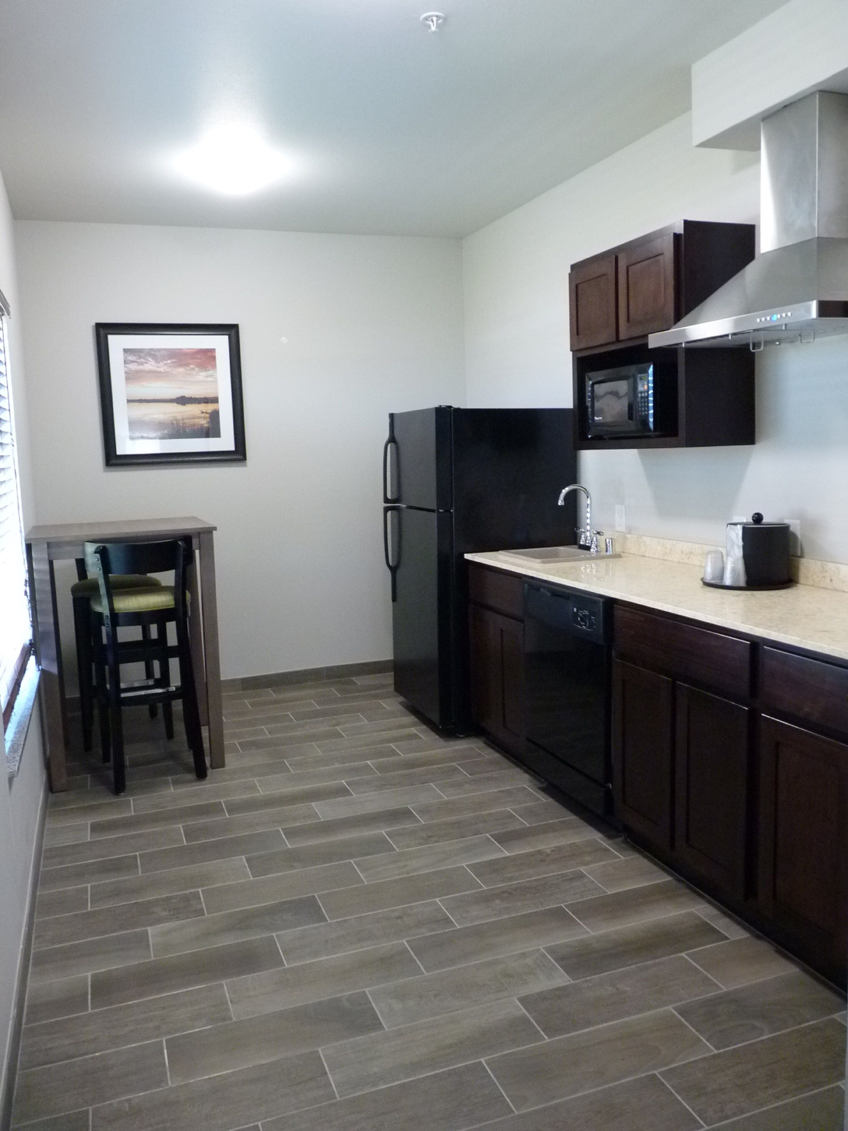 deluxe suite, 1 king bed with sofa bed, accessible (deluxe family suite) | premium bedding, desk, soundproofing, iron/ironing board