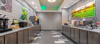 La Quinta Inn & Suites by Wyndham Paducah